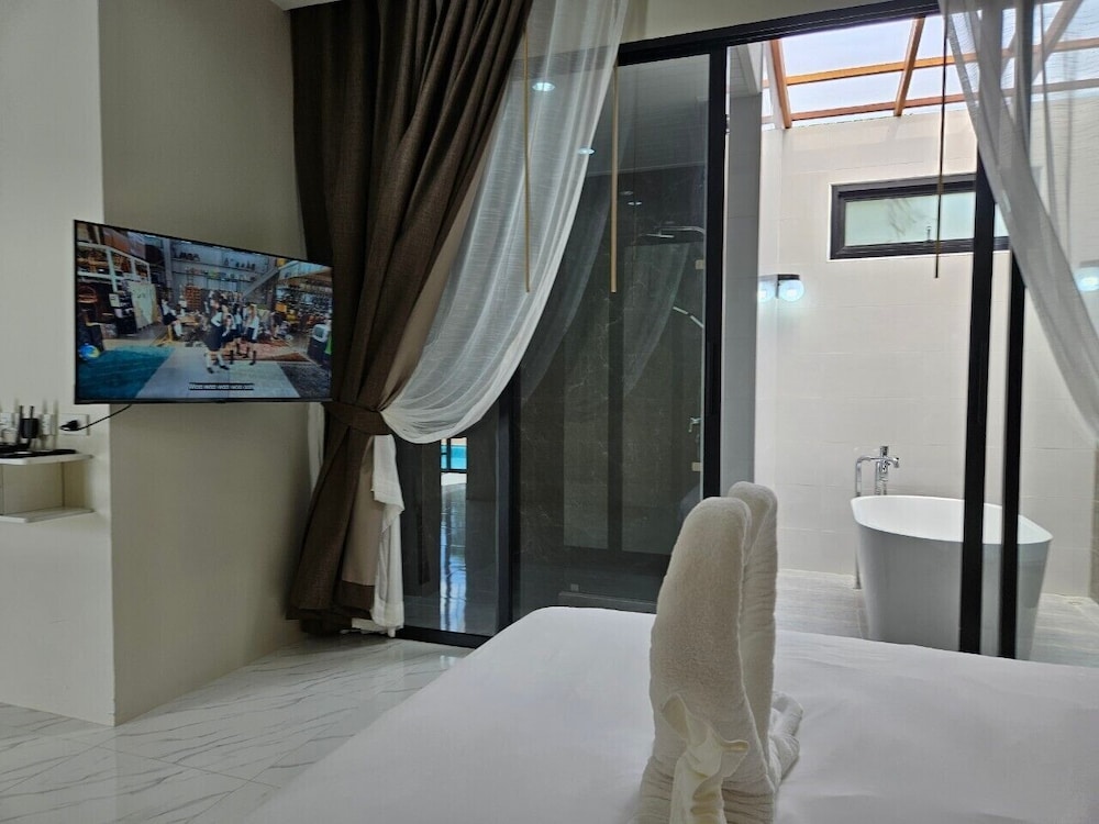 Baan First Pool Villa