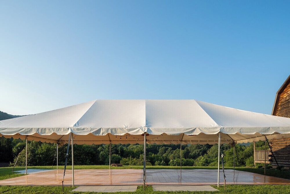 Engadine Inn  Cabins - Property Image 104