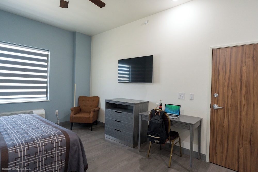 Texas Bungalows Hotel & Hotel Que at Lakeline Austin Cedar Park