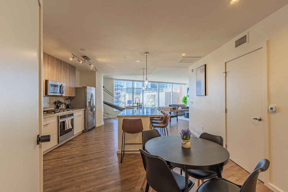 ROVE LIVING/KL - 44 Monroe