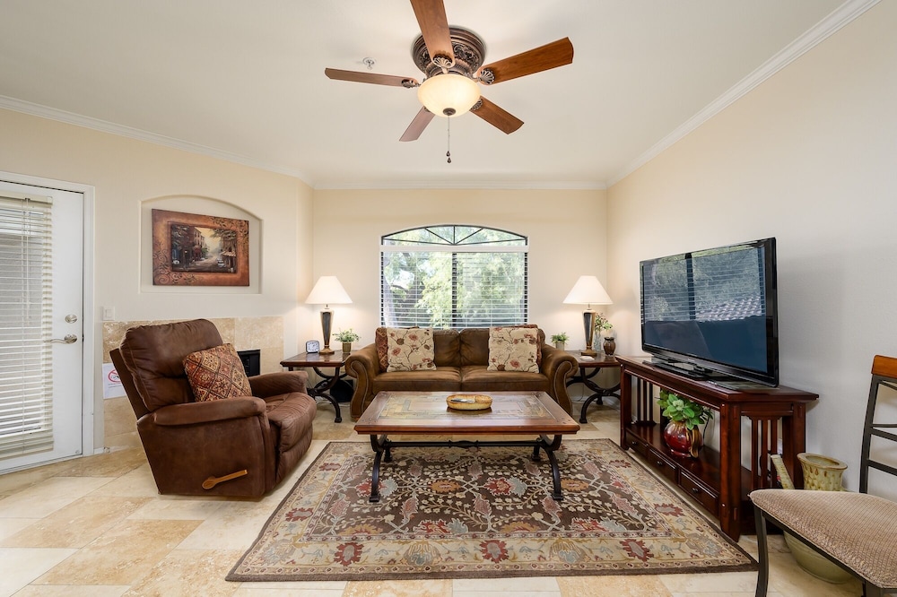 Signature Ii 2 Bedroom Condo