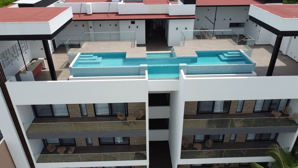 EOS Suites