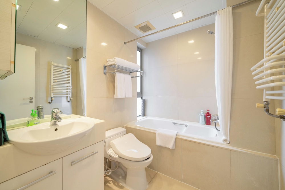 Tyms 3BR 2BA Apt Near Metro