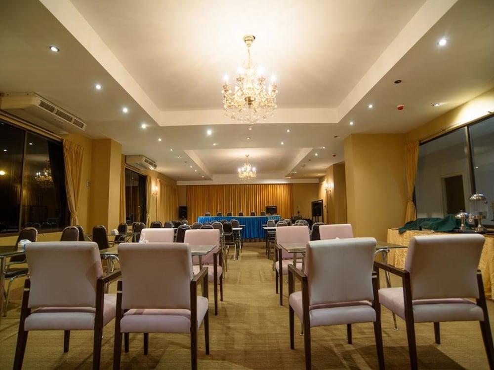 meeting & event spaces