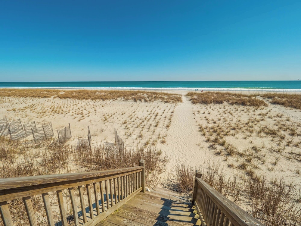 Beach Coma by Topsail Realty
