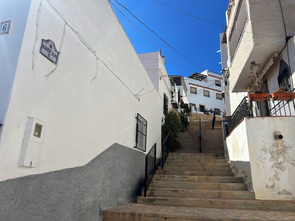 Cd-2102 · Three Bedroom Townhouse