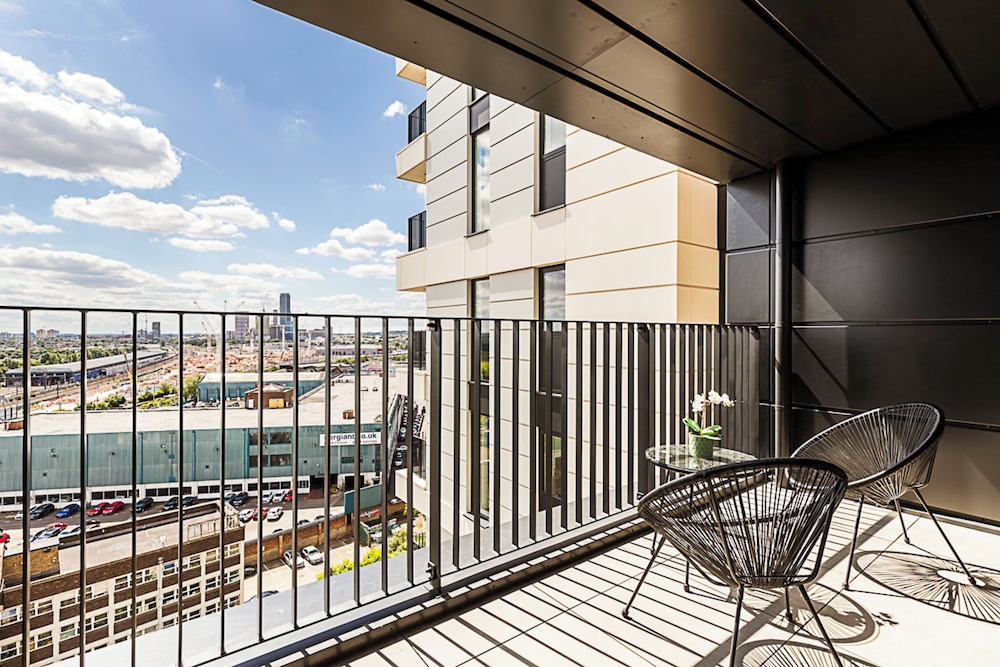 Stylish and Bright West London Gem