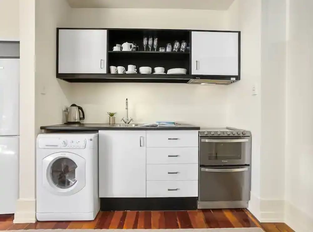 Beautiful and Spacious 1BR in CBD by Zodiak Stays view 5
