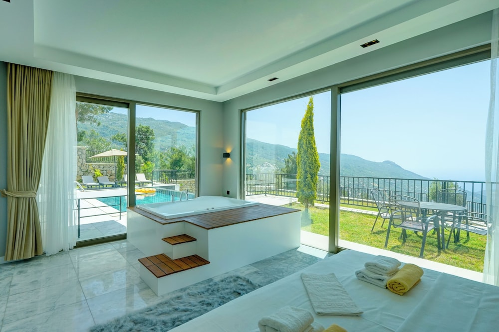 Earth 7 - PLANET LUXURY VILLAS