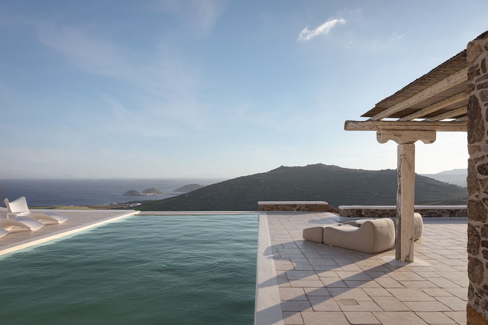 Mykonian Icon Villa