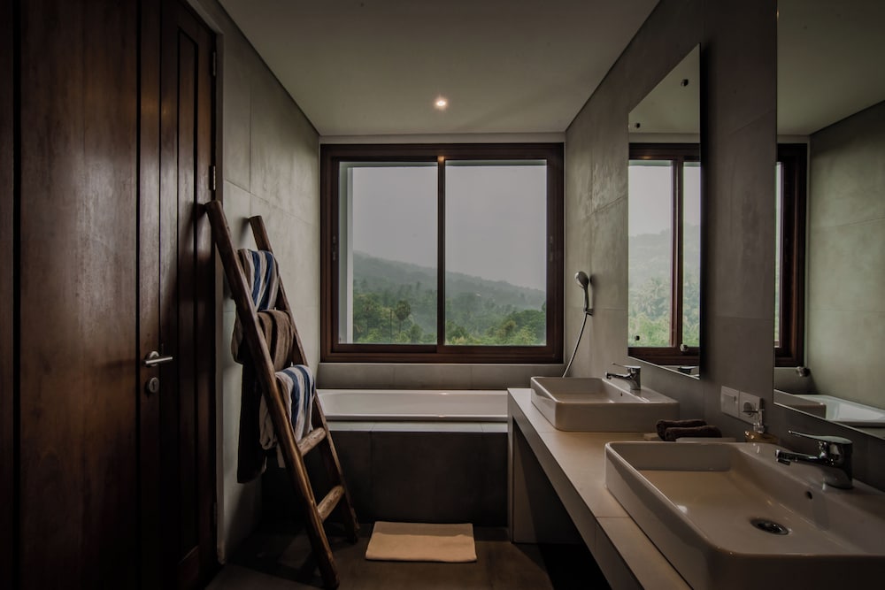 Abinawa Hill Villa