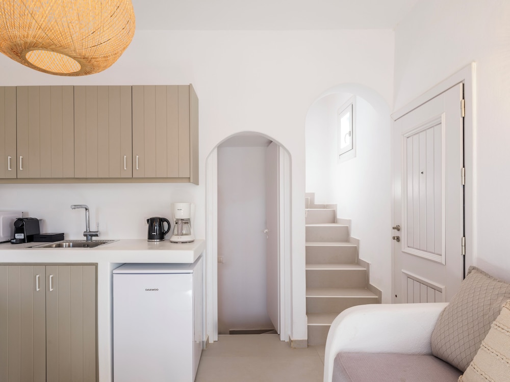 Mykonist Merchia Beach Villas & Suites