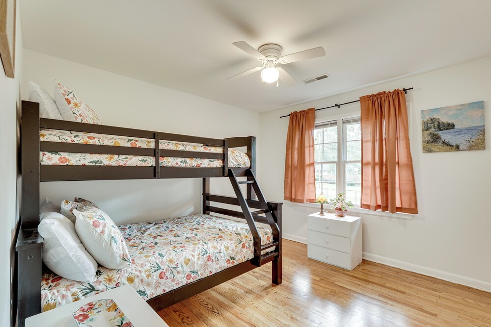 Group Getaway w/ Fenced Yard & Pool Table in Wrens