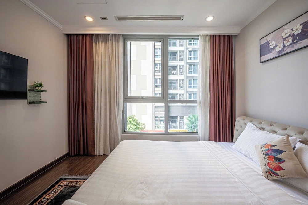 Apartment Landmark 81 by Urban Home