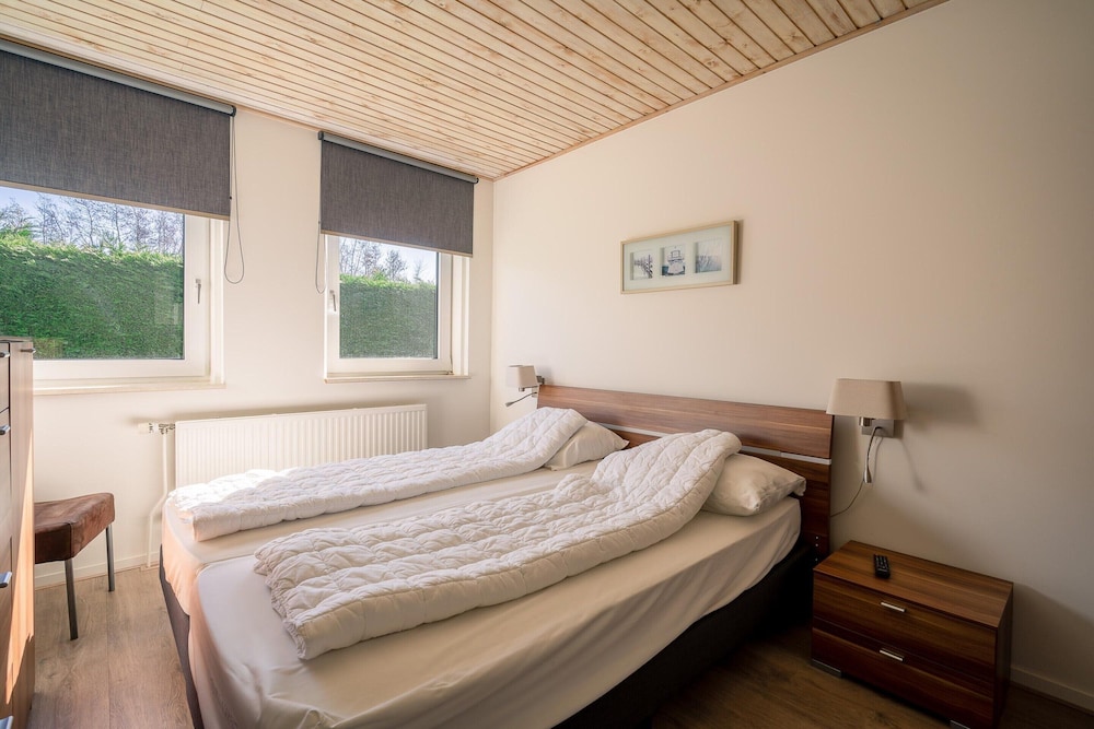 Tastefully Furnished Detached Bungalow