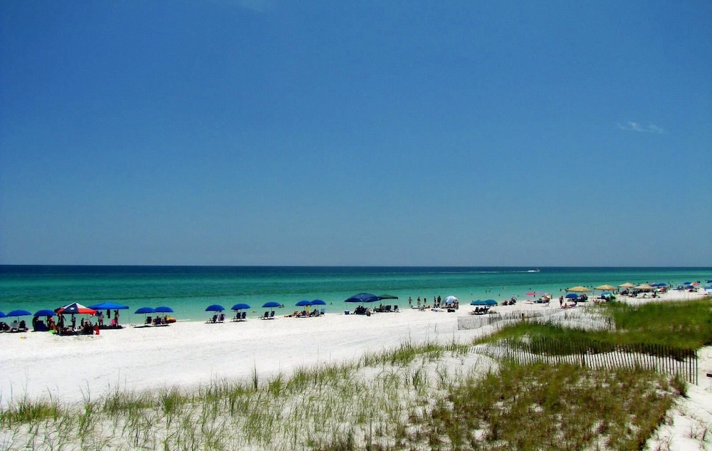 Leeward Key Condos by Crystal Waters