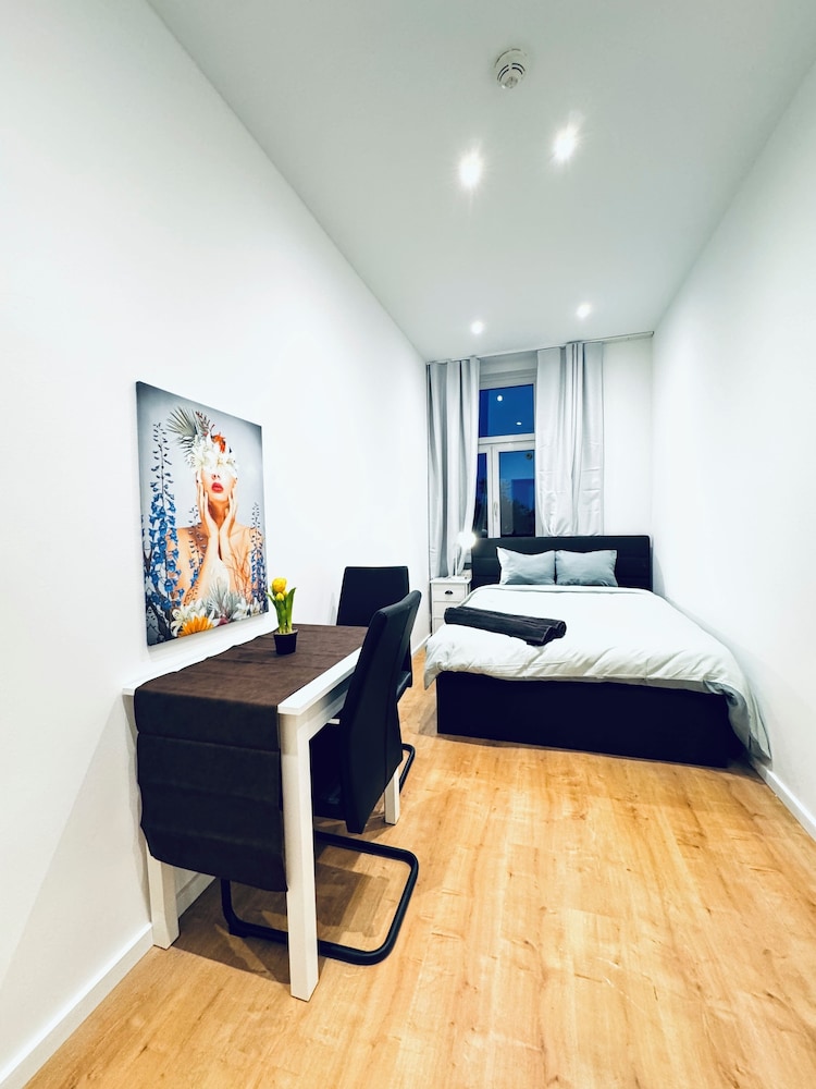 Lovely 4BR Apt Near Kaufpark Alterlaa