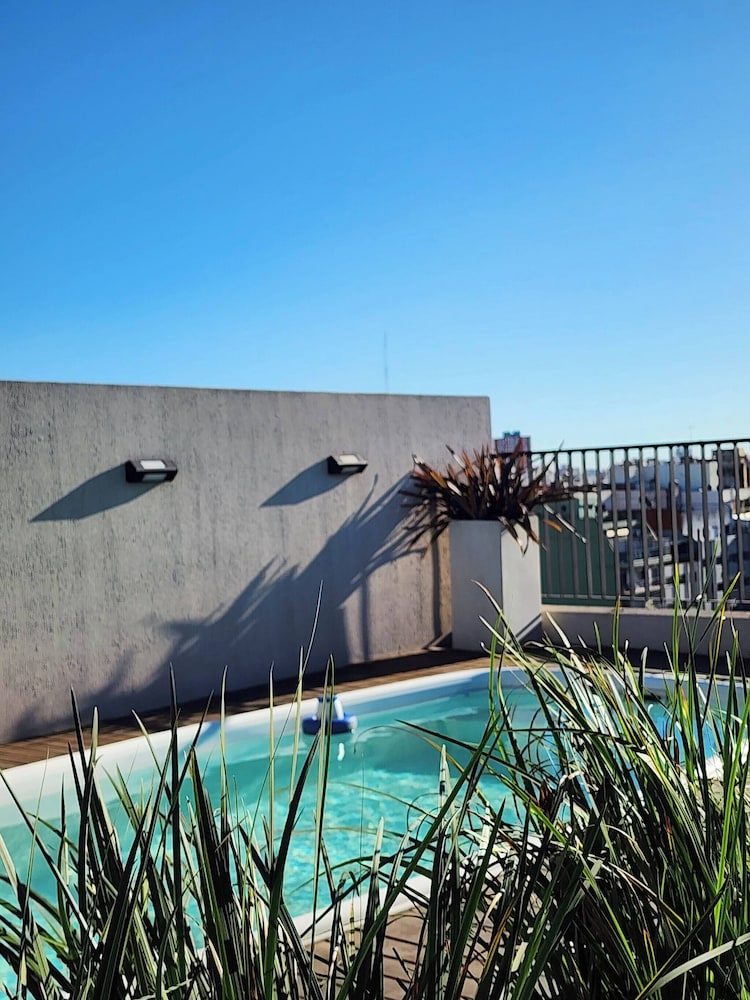 Alberti 360 Charming City Center Apartment With Shared Pool