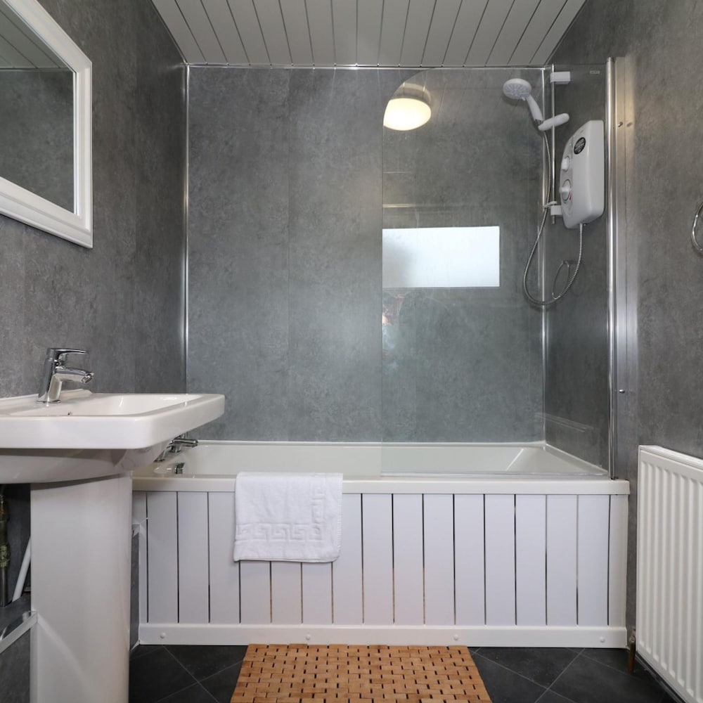 Carnoustie House - East Kilbride