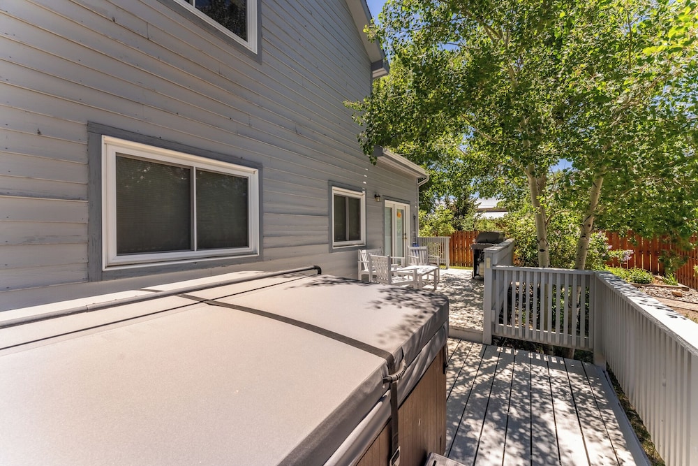 Stand-alone Mountain Home, Private Hot Tub and Deck, Mountain Views #34 by Summit County Mountain Retreats view 2