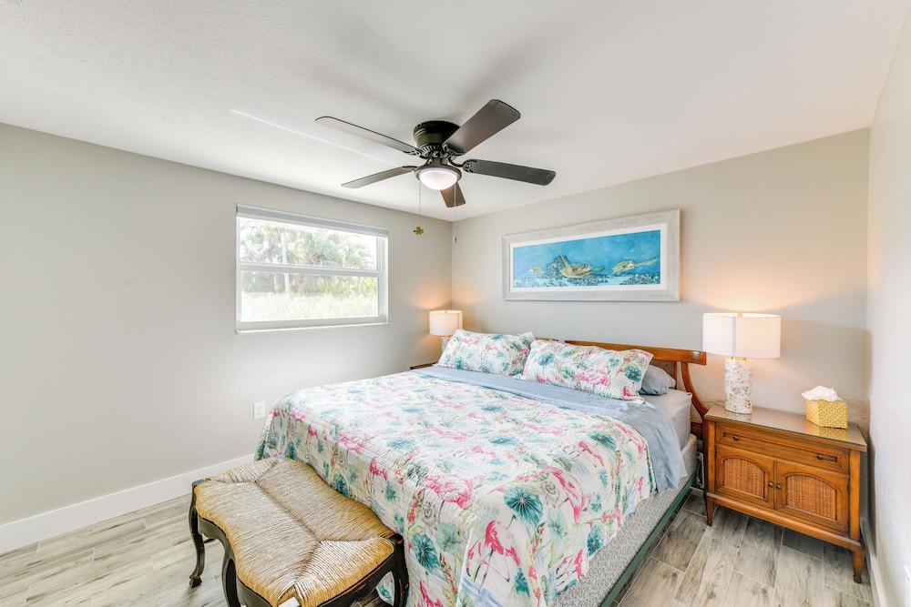 Fish, Swim & Unwind: Anna Maria Apt Steps to Beach