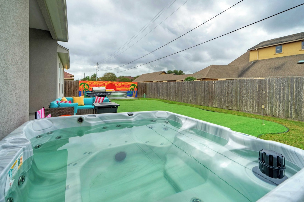 Graford by Avantstay Hot Tub, Firepit, Mini Putt