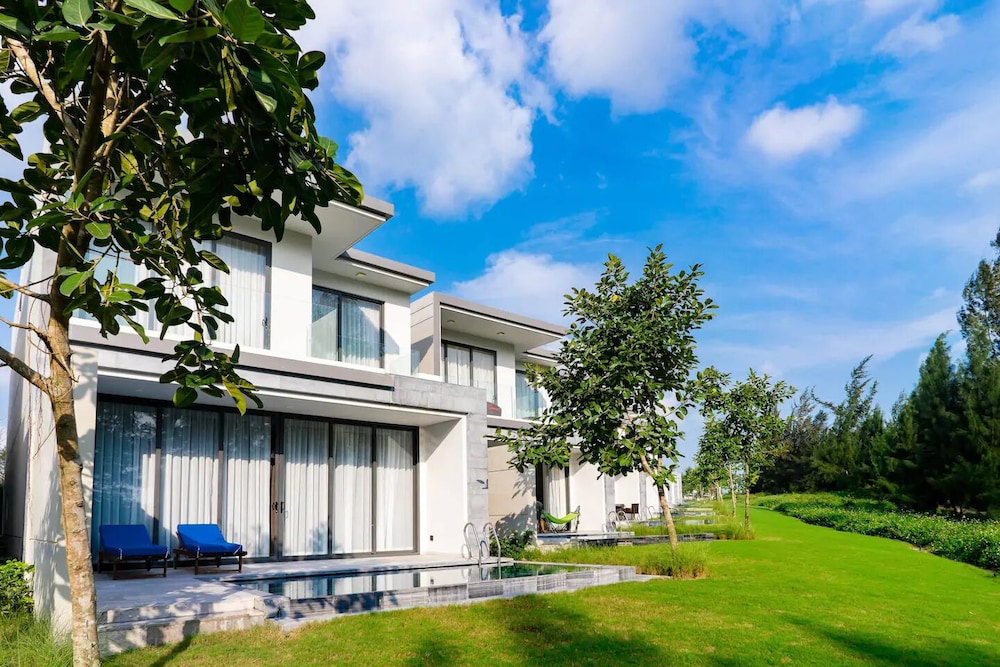 Ocean Villas Beach Resort