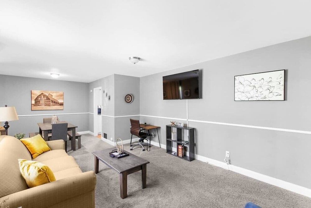 Broadmoor Bungalow - Both Units