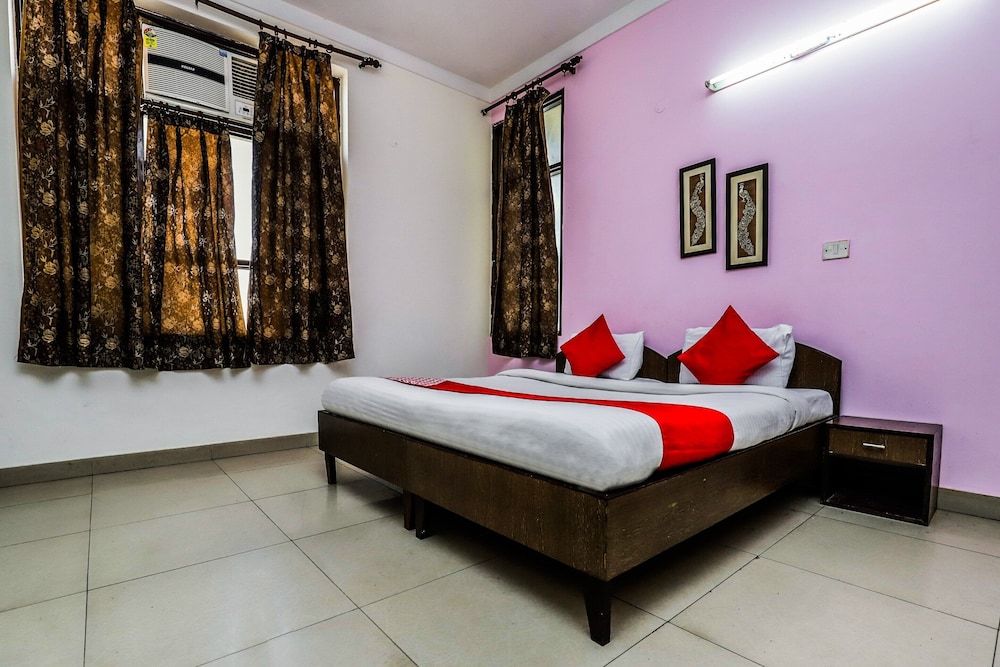 OYO 457 Hotel Mittal Residency