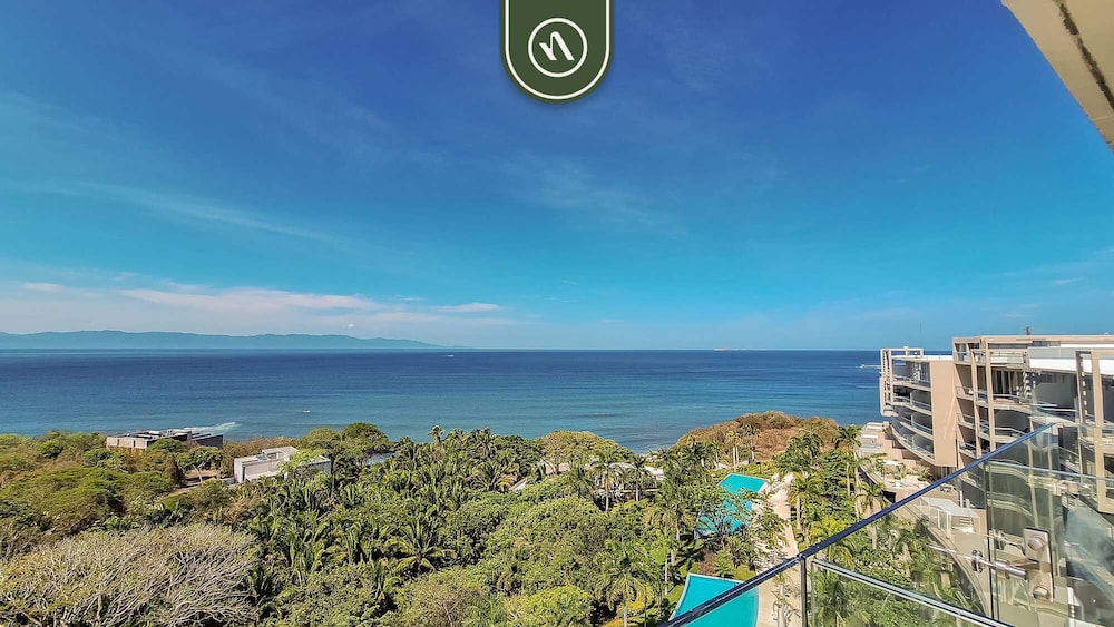 New 3BR Condo - Oceanview Terrace - Private Beach