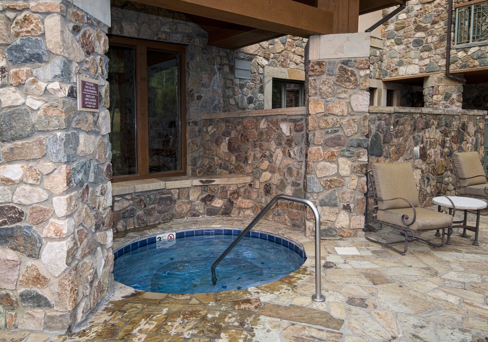 Mccoy Peak Lodge 107 1 Bedroom Condo by RedAwning - Property Image 16