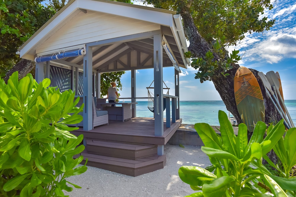 Le Nautique Luxury Beachfront Apartments