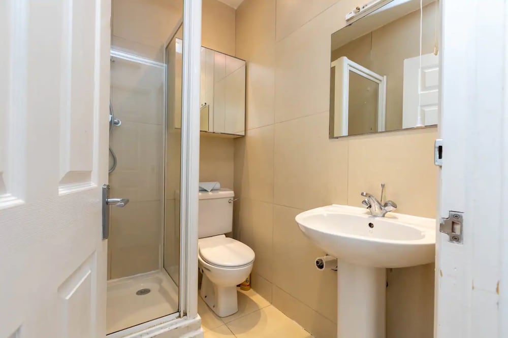Centrally Located 1 Bedroom Apartment Near Paddington