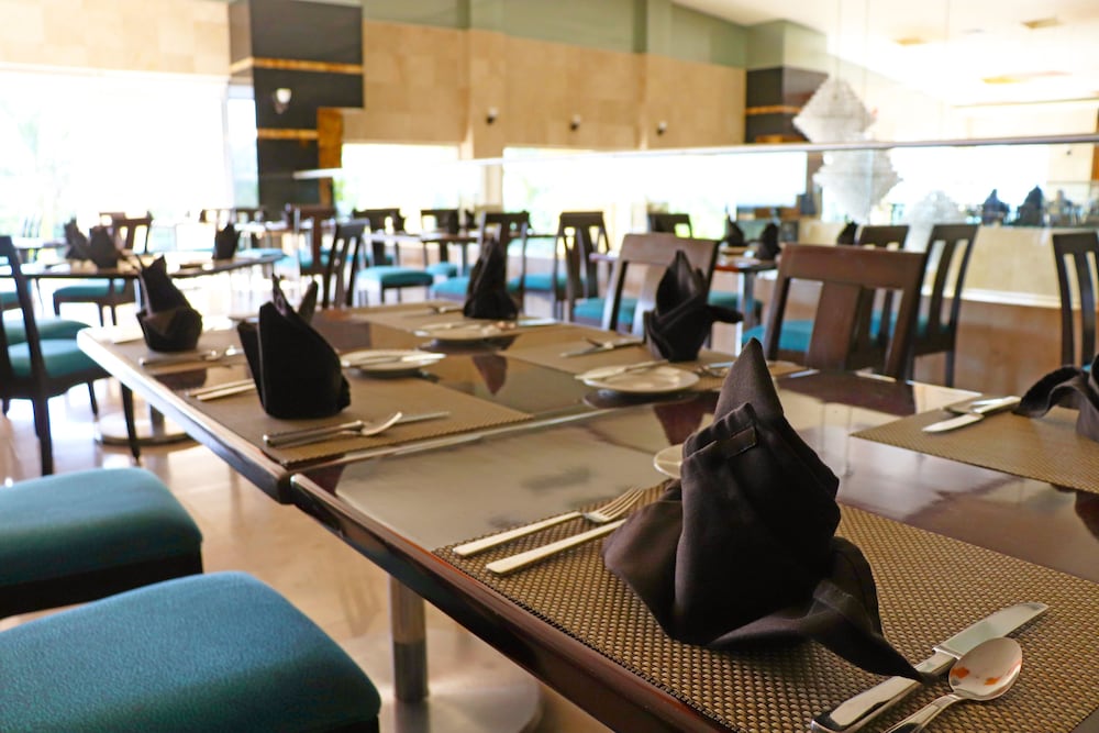 Villahermosa Vacations - Holiday Inn Villahermosa Aeropuerto, an IHG Hotel - Property Image 3