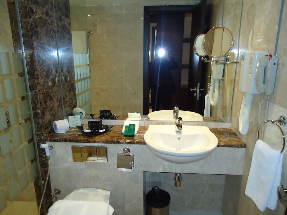 Abu Dhabi Vacations - Al Jazira Club Hotel - Property Image 17