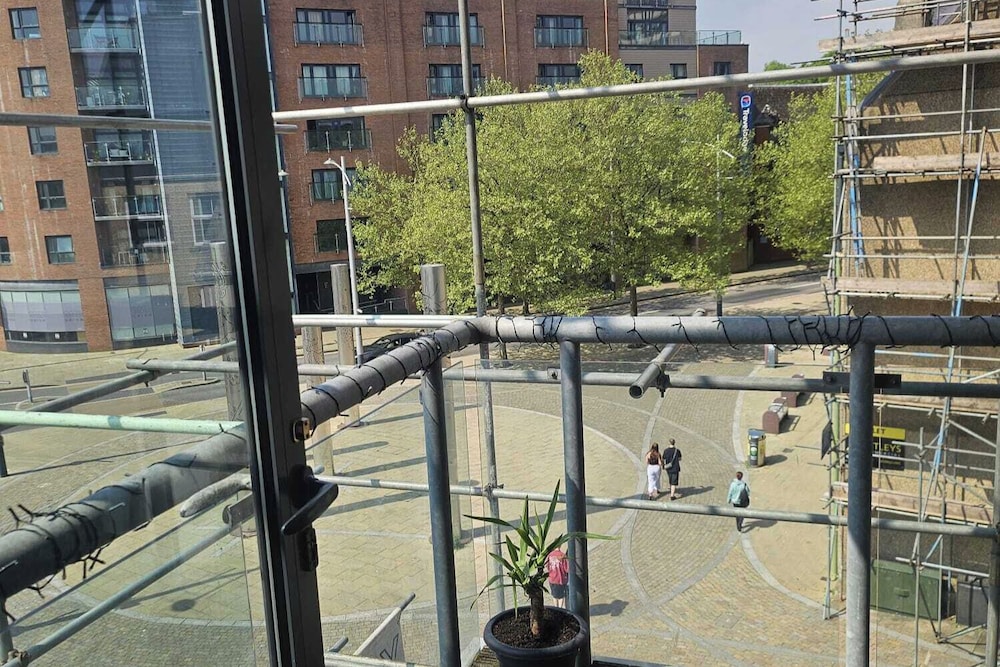 2 Bed Appt - City Centre - Private Balcony