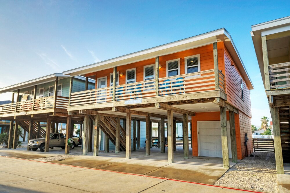 Captain Twig by Avantstay Getaway 3 Blocks From Beach view 4