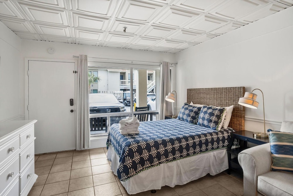512 Sunsuite