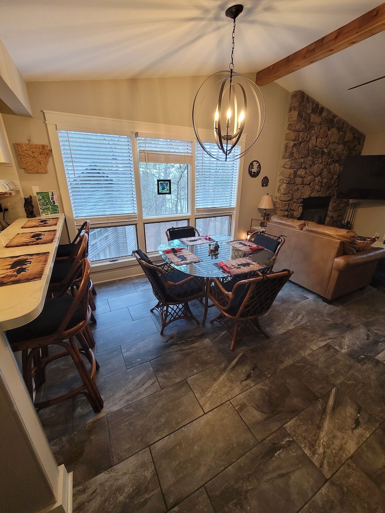 The Bear Den