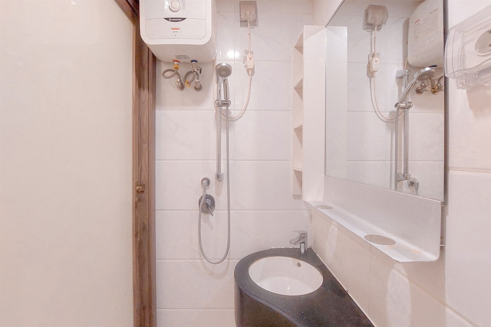 Good Place And Strategic Studio At Sky House Bsd Apartment