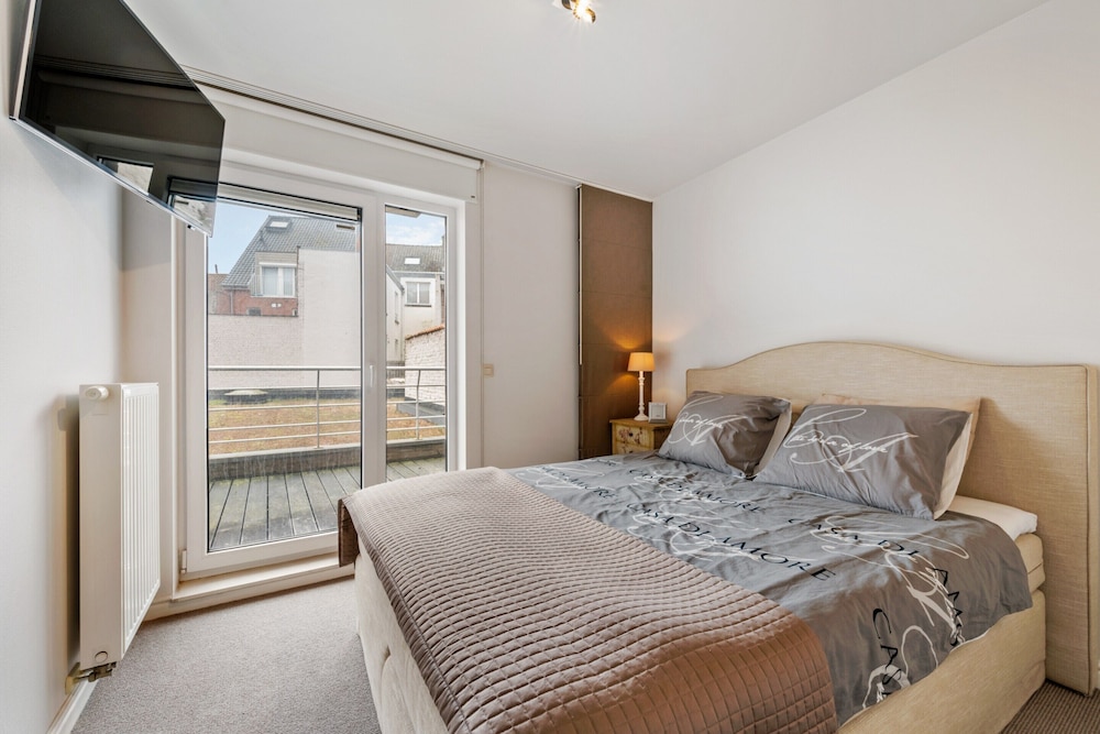 Luxury 4-bedroom Apartment With Large Terrace