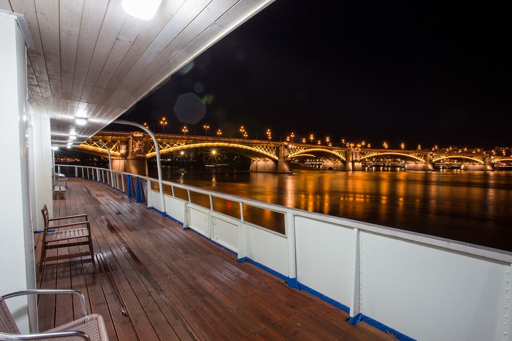 Grand Jules Boat Hotel Budapest