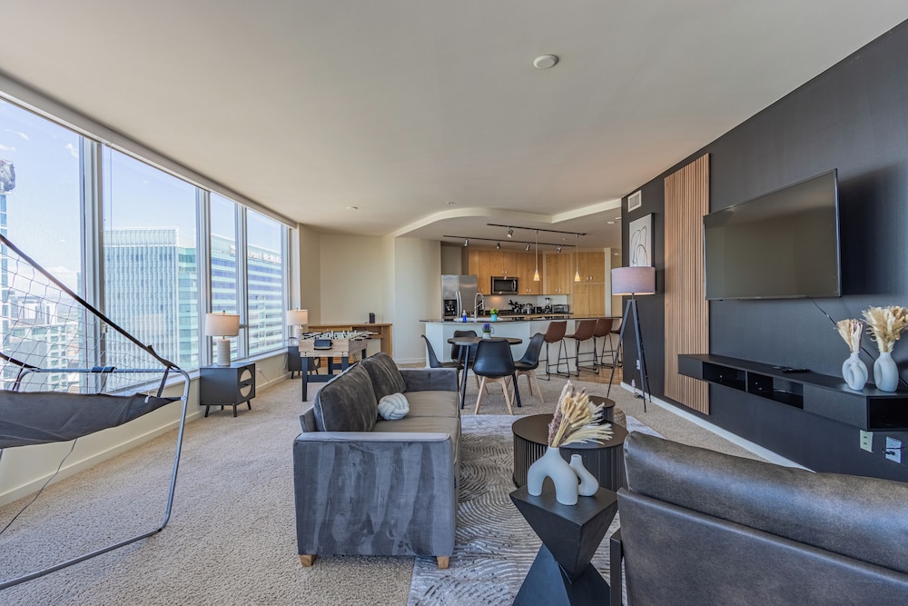 ROVE LIVING/KL - 44 Monroe