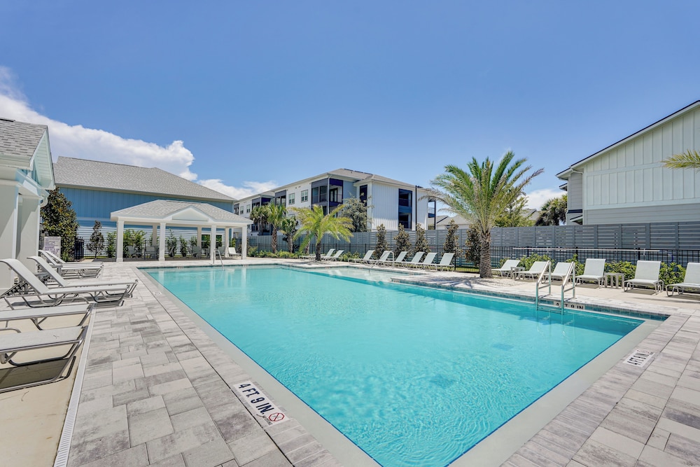2 Mi to Ocean: Townhome w/ Pool & Dog Park in Pcb!