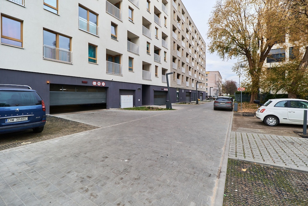 Braniborska Apartment Wrocław by Renters view 5