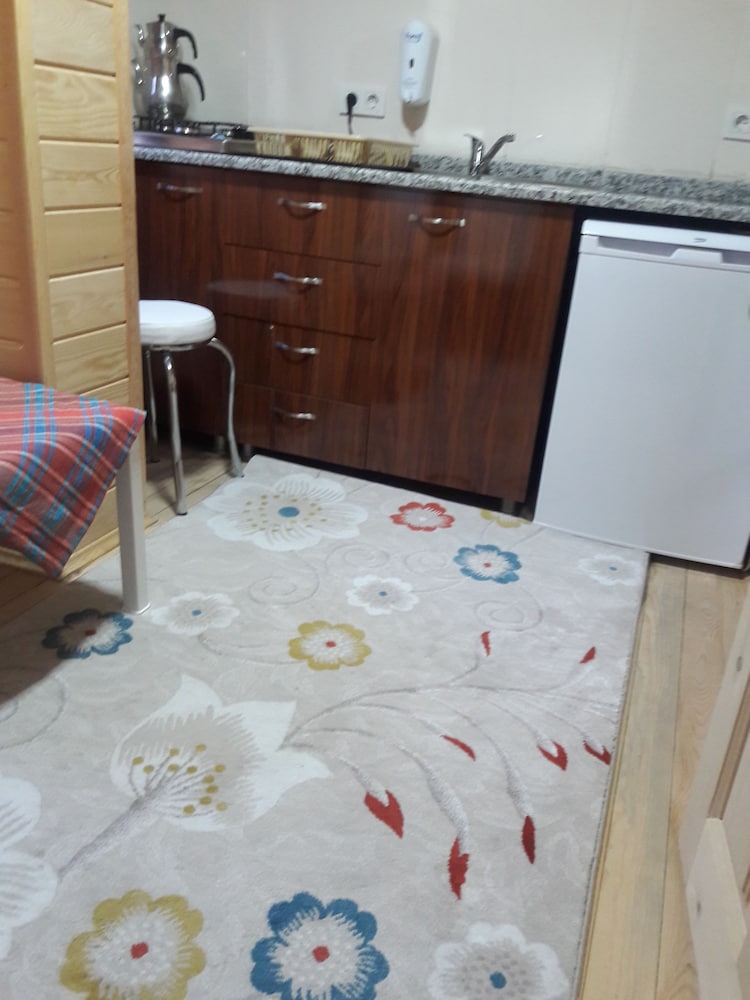 Meleklerin Evi Apart