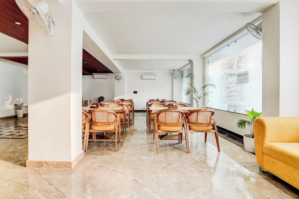 Fabhotel Amrit Luxury Inn
