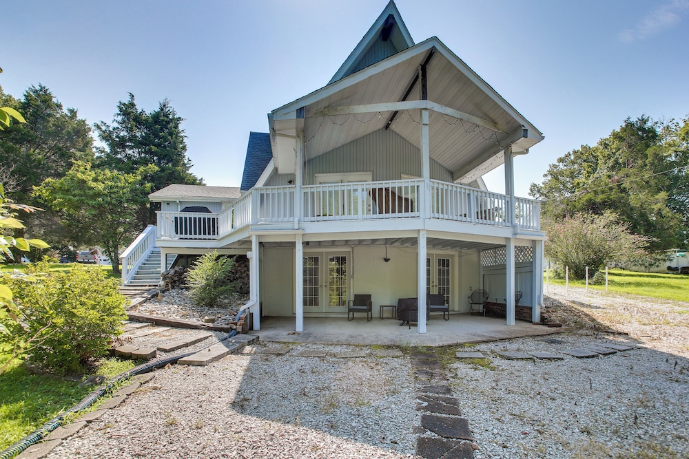 3,000-sq-ft Home < 7 Mi to Barren River Lake