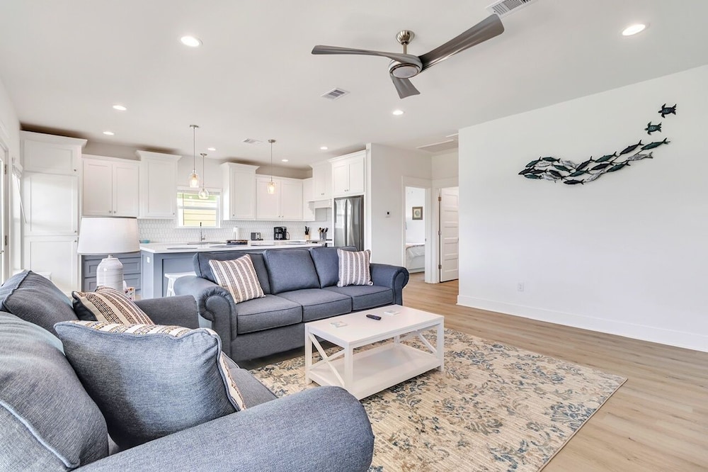 Just Beachy 3 Bedroom Home by RedAwning view 2