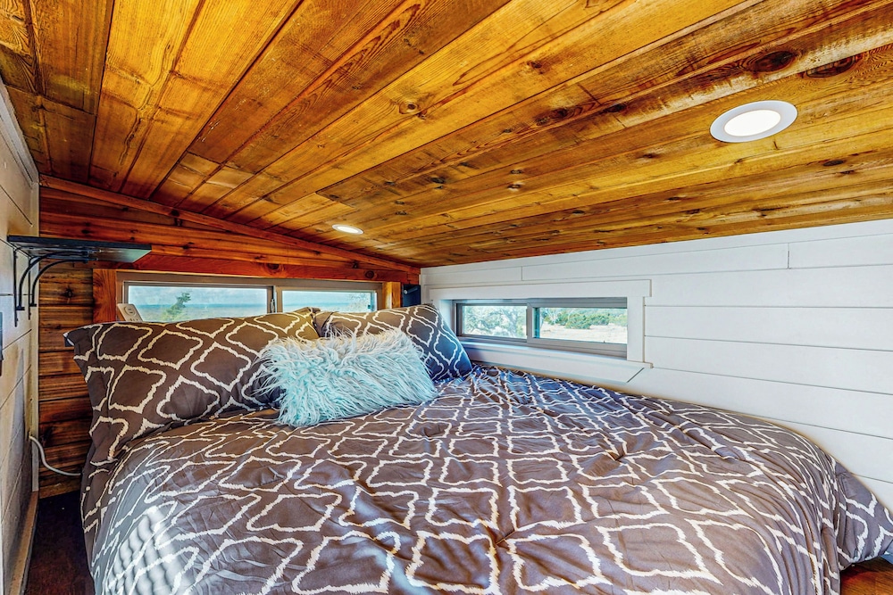 Charming Studio Cabin on the Ranch